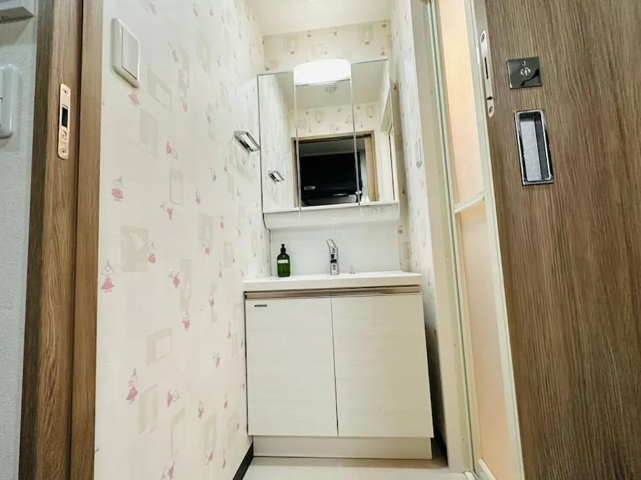 Image 2 of 202 黒門市場1分!道頓堀まで徒歩8分!心斎橋まで徒歩9分!