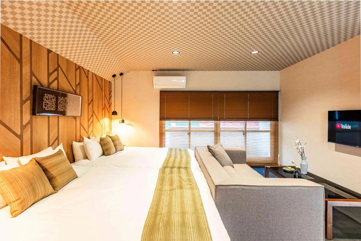 Image 4 of Bijou Suites Serenity
