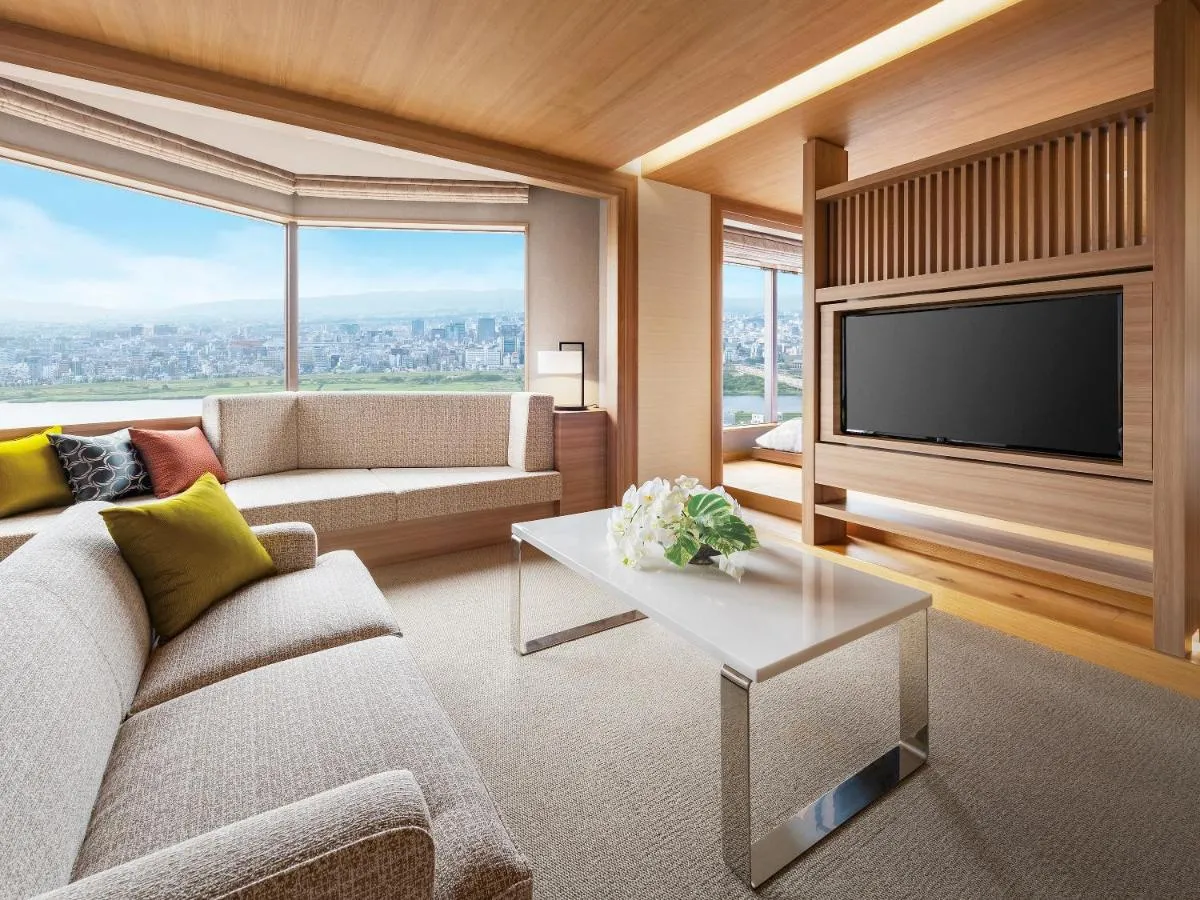 Image 2 of Hotel Hankyu International