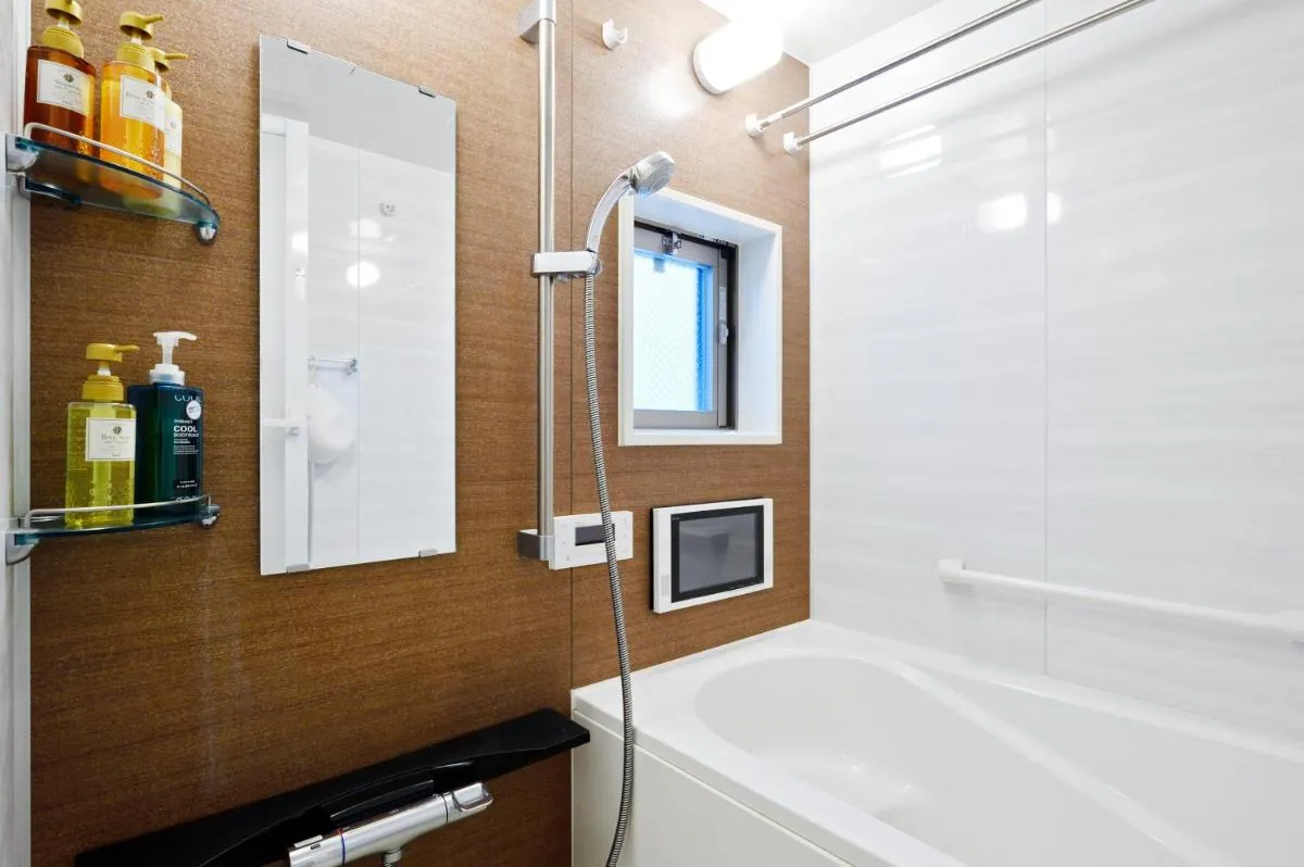 Image 2 of Namba 2 bedroom apartment, 1 min to Nippombashi
