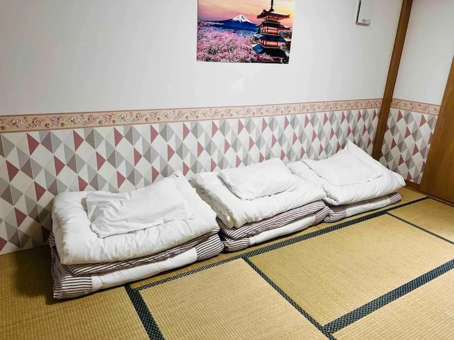 Image of 全新上线花跡民宿4号館102，关西机场直达萩之茶屋出站1分钟！难波、心斋桥4分钟车程！