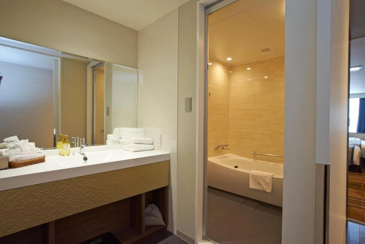 Image 2 of Quintessa Hotel Osaka Bay