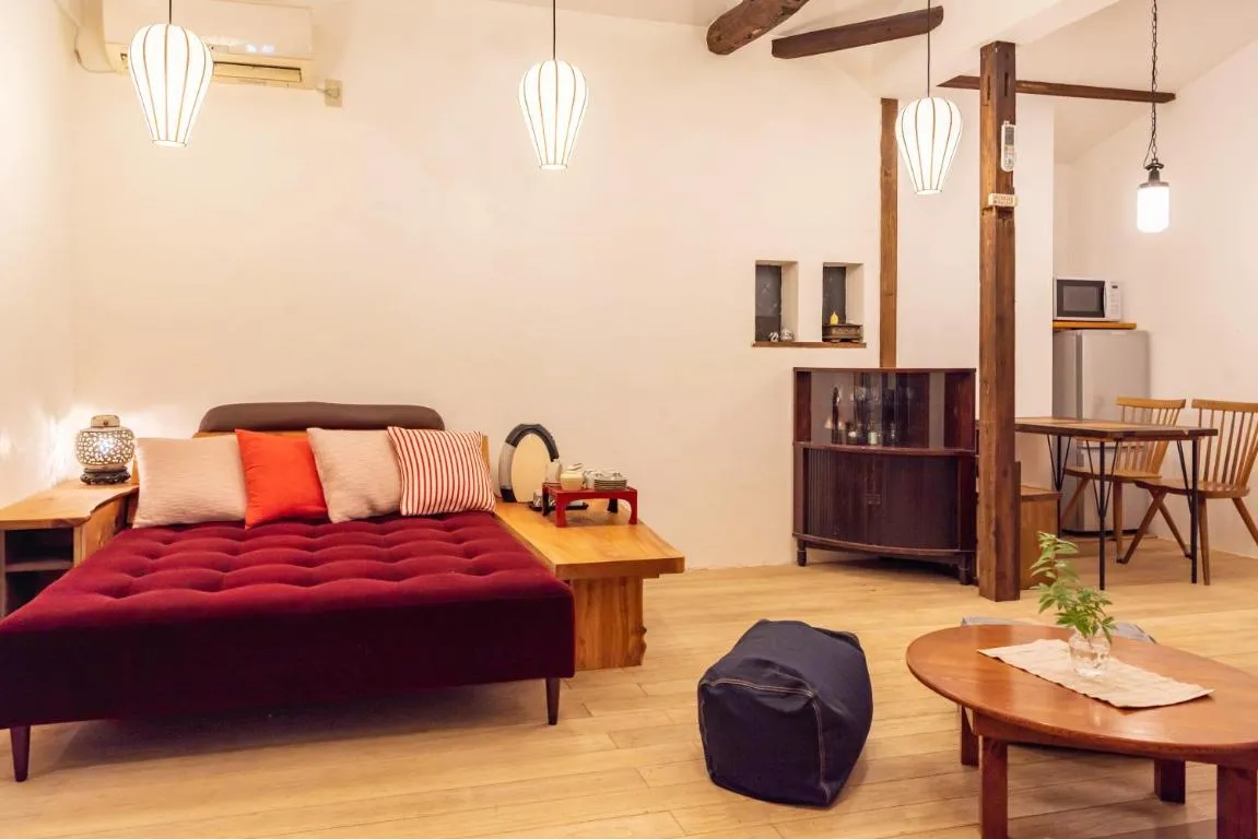 Image of back alley residence Hibi