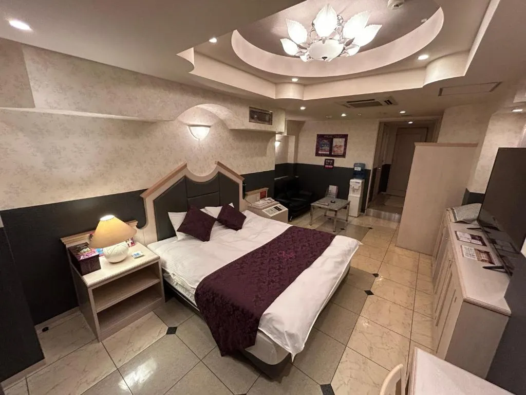 Image of hotel purpleeye