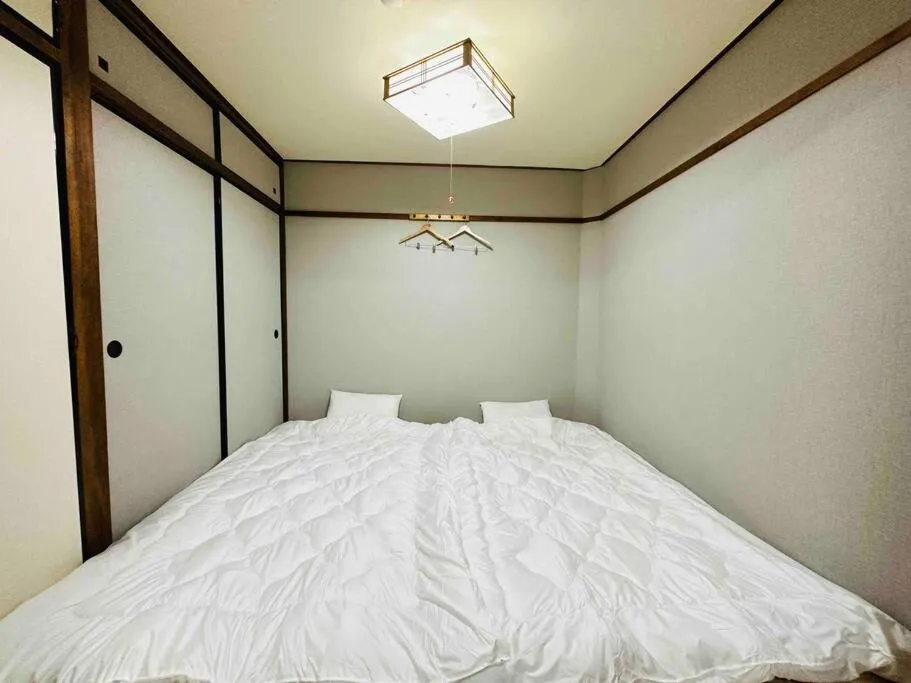 Image 2 of 205gblhouse,黒門市場がすぐ目の前,徒歩30秒,大阪人気の観光エリアへ徒歩圏内道頓堀徒歩7分,南海難波駅徒歩6分