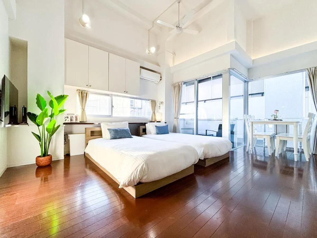 Image 1 of ELLE Nippombashi