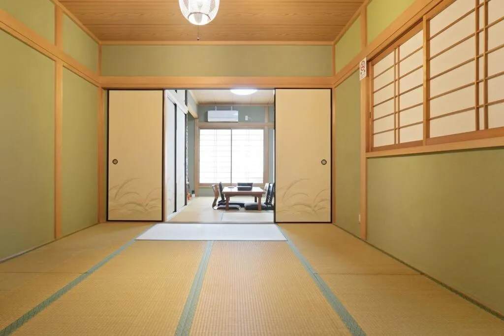 Image 4 of Guest House TIHARU 6bedrooms12people max and Straight to USJ and Near the hot spring