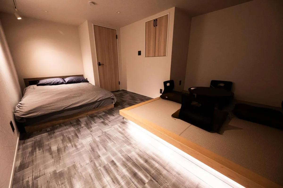 Image 2 of Official TRhouses 和居 汐羽 15 minutes to Shinsaibashi, Kuromon Market and Namba