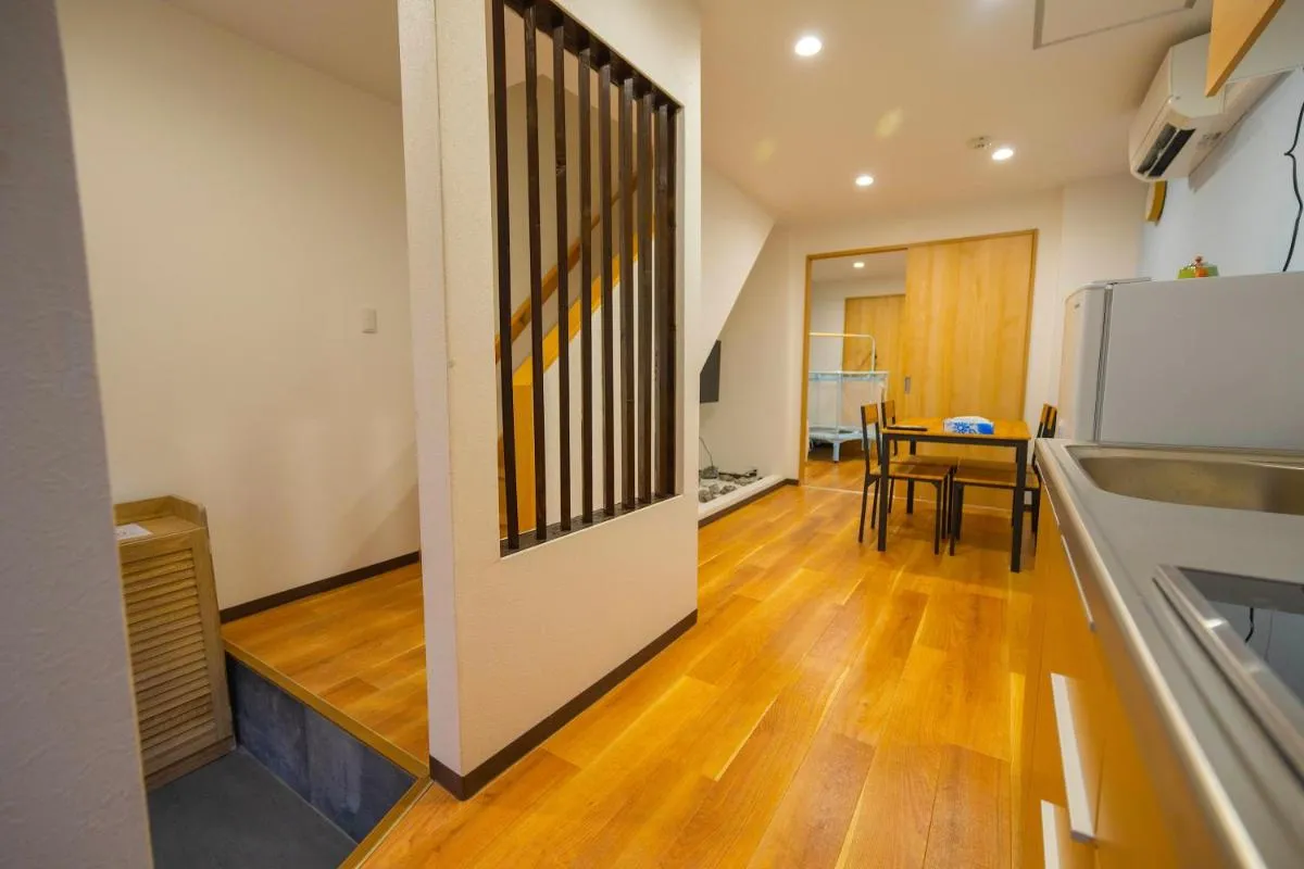 Image 3 of Official TRhouses 米御 四季 15 minutes to Shinsaibashi, Kuromon Market and Namba