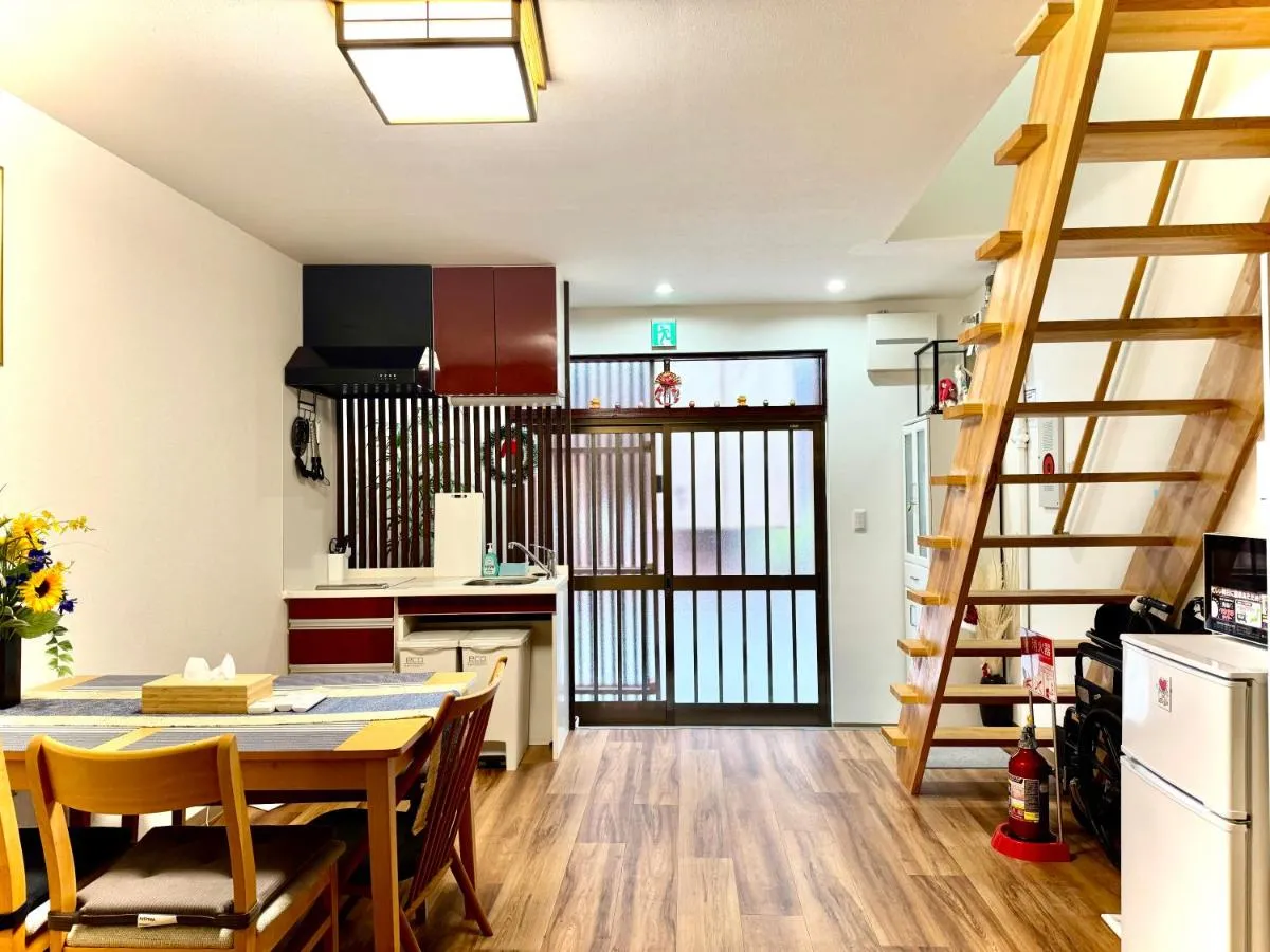 Image 2 of 市中山居 大阪站梅田站 阪急商圈 中畸町站步行3分钟超大獨棟别墅 适合家庭 团体