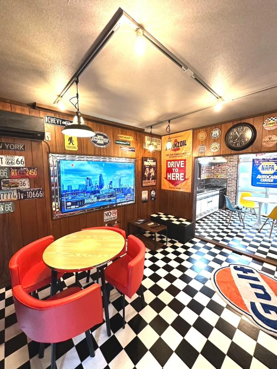 Image 3 of 無料駐車場有り 新大阪駅まで1駅1分 Guest House 橘 東三国,最大14名,最寄り駅まで徒歩5分,2階建て貸切