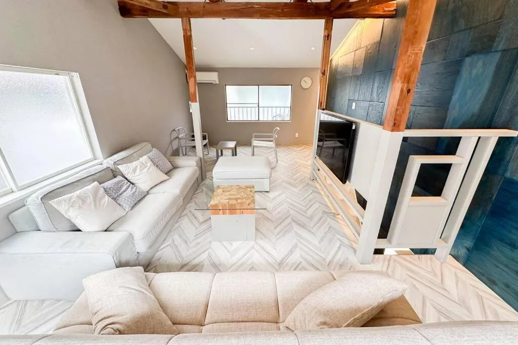 Image 1 of 西九条 Guest House! USJまで電車で5分!西九条駅徒歩3分!最大10人宿泊可能!デザイナーズハウス!2階建て一軒家貸切