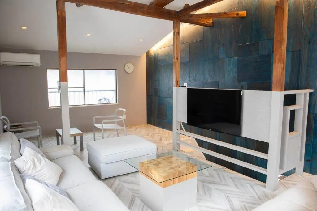 Image 4 of 西九条 Guest House! USJまで電車で5分!西九条駅徒歩3分!最大10人宿泊可能!デザイナーズハウス!2階建て一軒家貸切