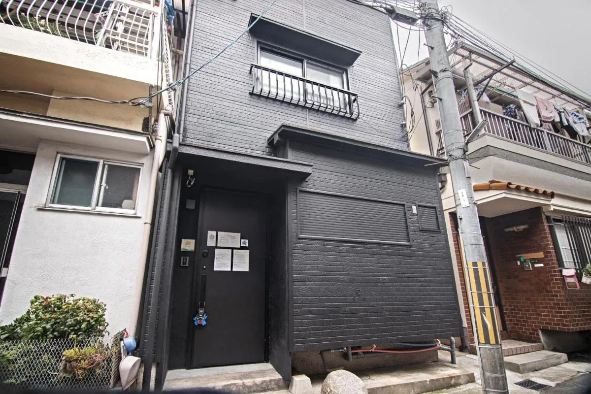 Image 1 of 新OPEN一棟貸切！西九条駅徒歩5分＊USJ直通＊グループ旅行最適＊トイレ2洗面台2