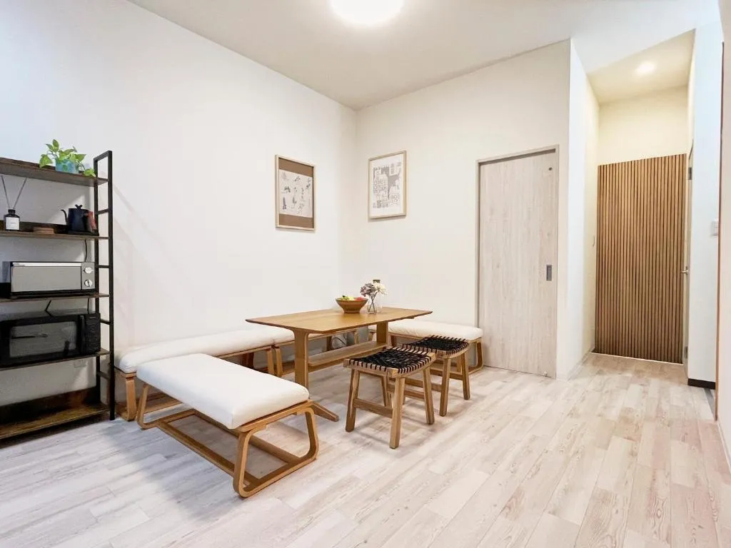 Image of haco momodani Spacious with high ceilings